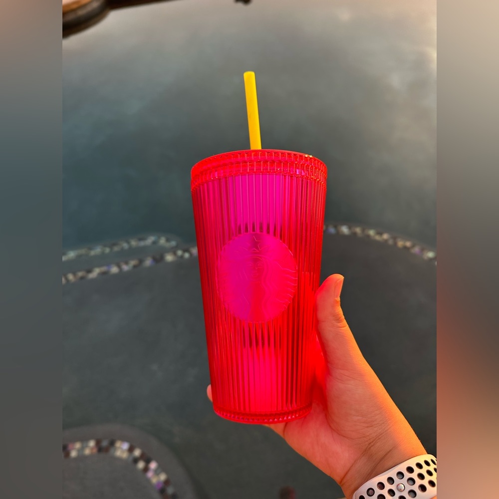 NWT hot pink Starbucks pleated neon pink tumblr coffee 16 fl oz summer 2023